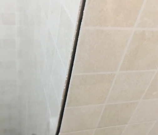 广安瓷砖空鼓维修公司分享阳台瓷砖脱落的修复过程可以分为以下几个步骤